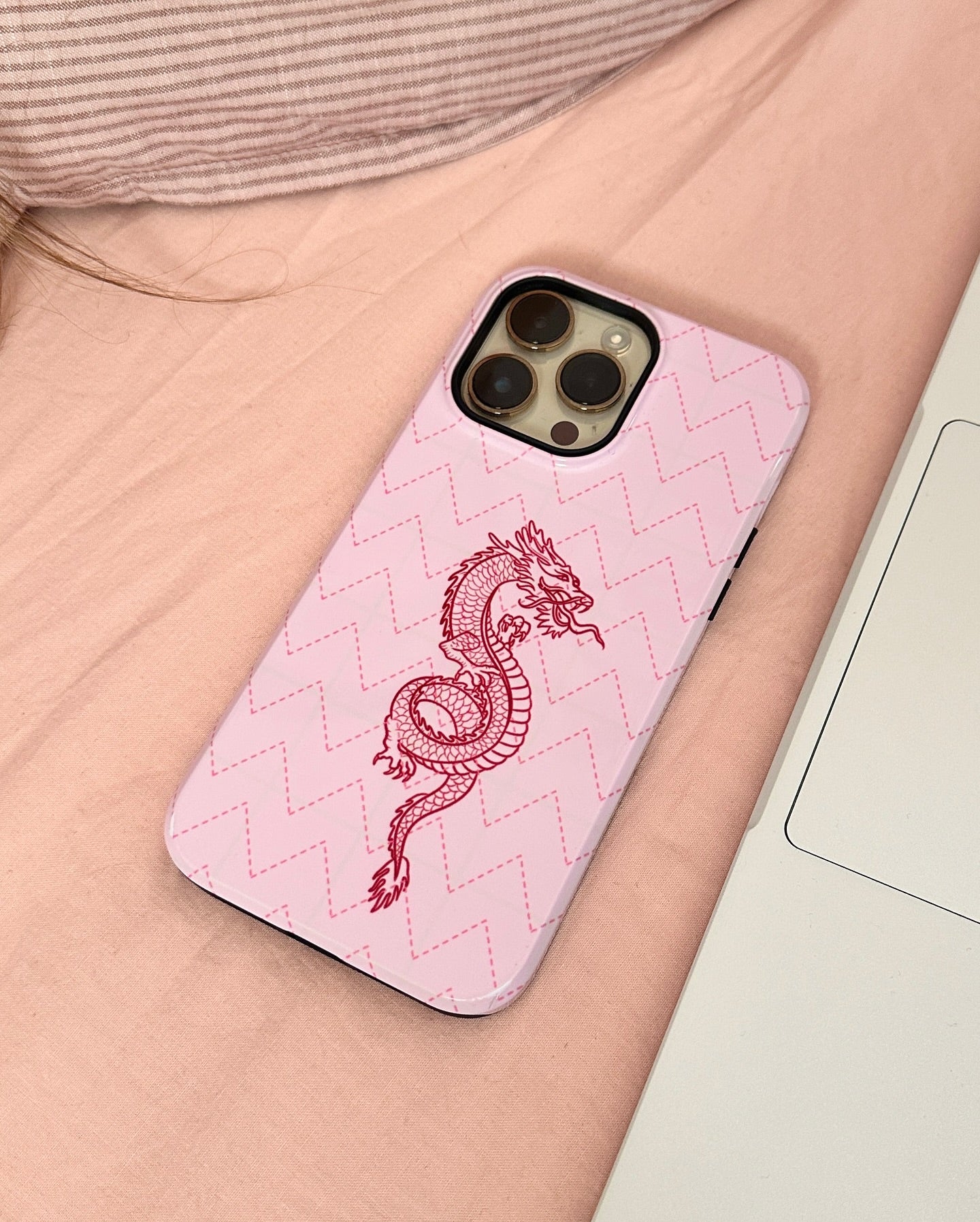 Coque iPhone Dragon Rose