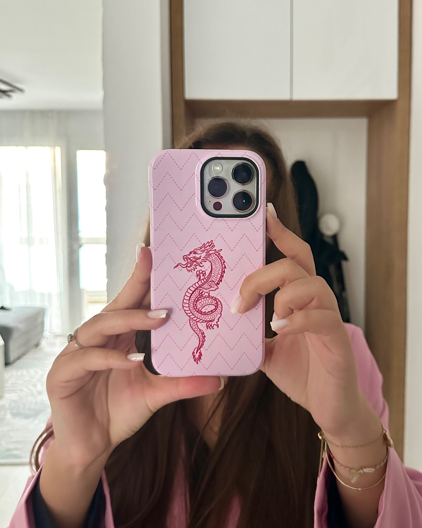 Coque iPhone Dragon Rose